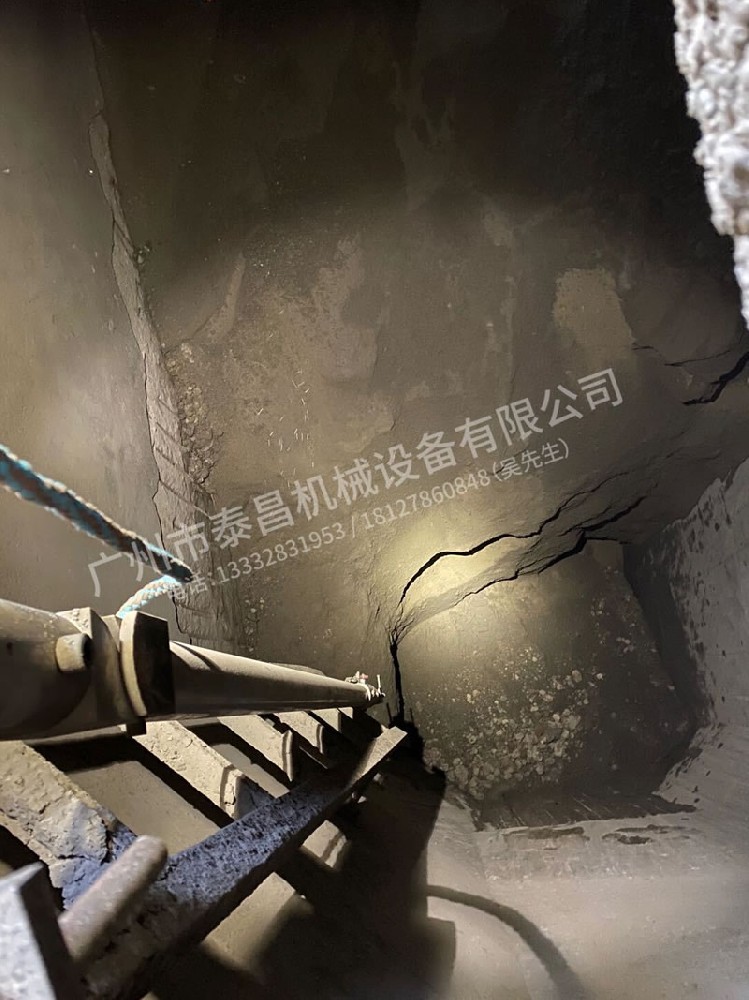 湖北省某大型水泥厂钢渣库原料库清理应用案例